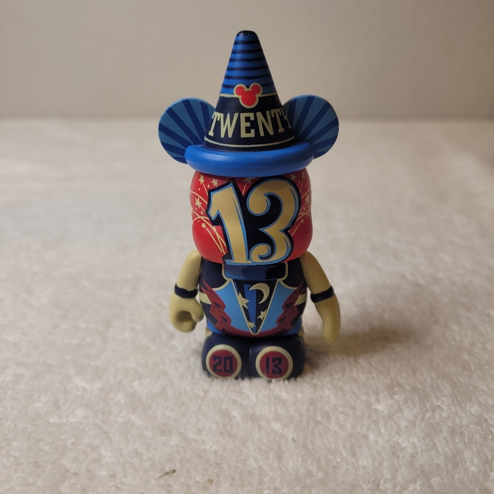 Disney Vinylmation Park Series 2013  Poster Art Series January Always Lucky